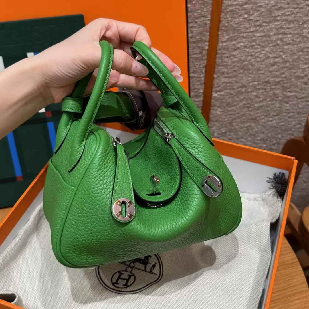 Hermes Lindy Mini 19 CM Bag Handmade In Taurillon Clemence Leather Silver Hardware A8 Vert Yucca - Image 12