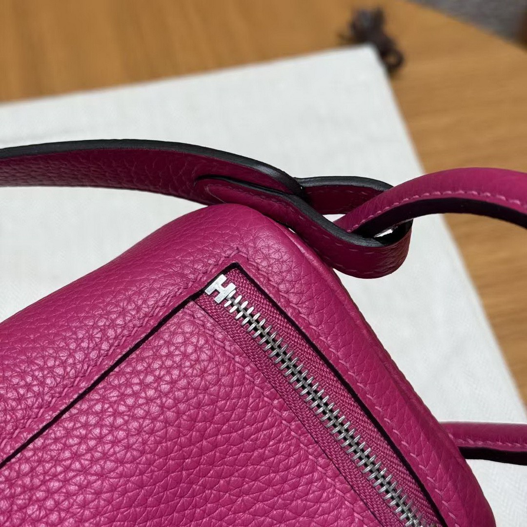 Hermes Lindy Mini 19 CM Bag Handmade In Taurillon Clemence Leather Silver Hardware L3 Rose Purple - Image 14
