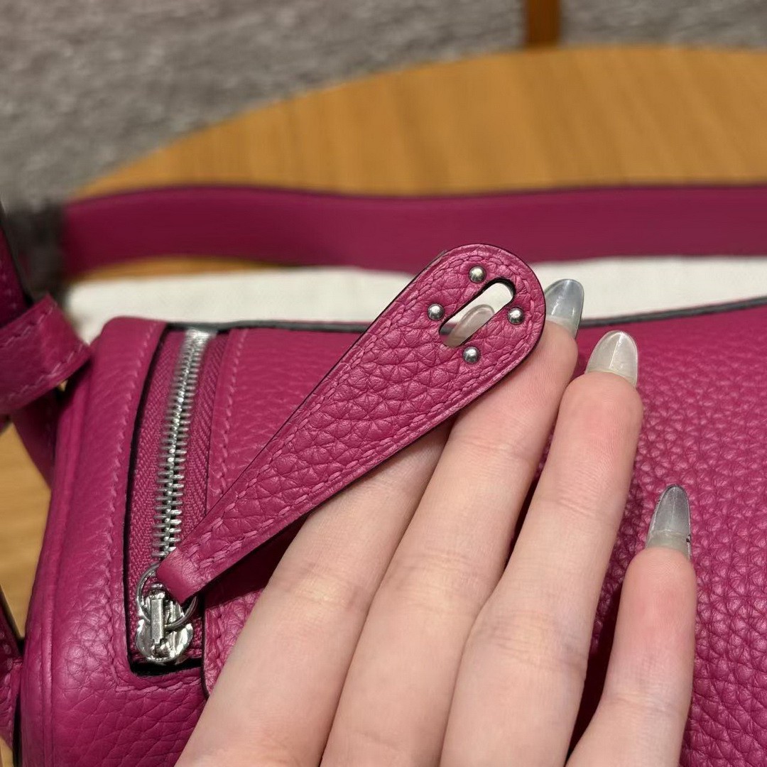 Hermes Lindy Mini 19 CM Bag Handmade In Taurillon Clemence Leather Silver Hardware L3 Rose Purple - Image 6