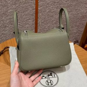 Hermes Lindy Mini 19 CM Bag Handmade In Taurillon Clemence Leather Silver Hardware Q1 Sauge - Image 16