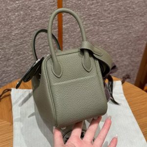 Hermes Lindy Mini 19 CM Bag Handmade In Taurillon Clemence Leather Silver Hardware Q1 Sauge - Image 15