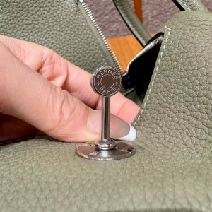 Hermes Lindy Mini 19 CM Bag Handmade In Taurillon Clemence Leather Silver Hardware Q1 Sauge - Image 4