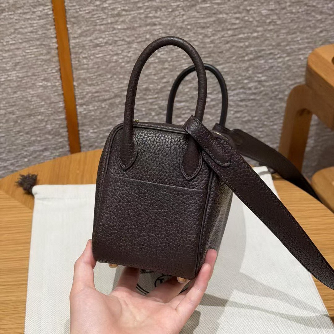 Hermes Lindy Mini 19 CM Bag Handmade In Taurillon Clemence Leather Gold Hardware T3 Bai Brun - Image 16