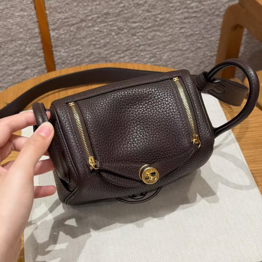 Hermes Lindy Mini 19 CM Bag Handmade In Taurillon Clemence Leather Gold Hardware T3 Bai Brun - Image 10