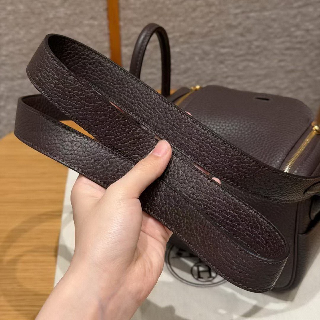 Hermes Lindy Mini 19 CM Bag Handmade In Taurillon Clemence Leather Gold Hardware T3 Bai Brun - Image 4