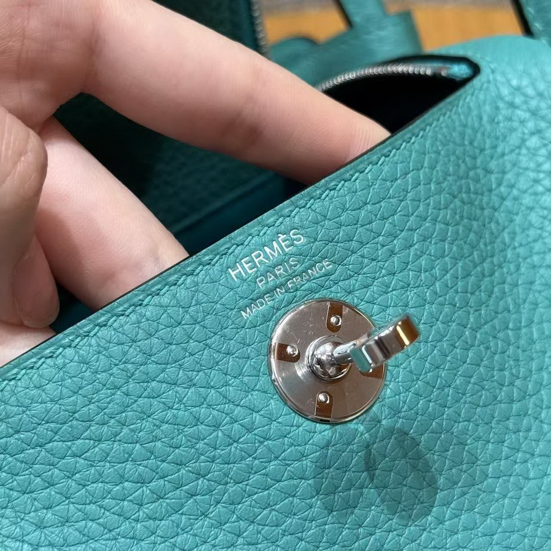 Hermes Lindy Mini 19 CM Bag Handmade In Taurillon Clemence Leather Silver Hardware U1 Vert Verone - Image 19