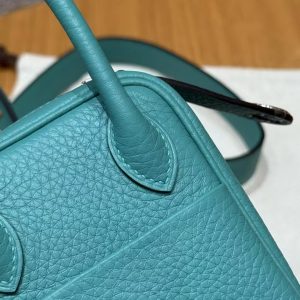 Hermes Lindy Mini 19 CM Bag Handmade In Taurillon Clemence Leather Silver Hardware U1 Vert Verone - Image 15