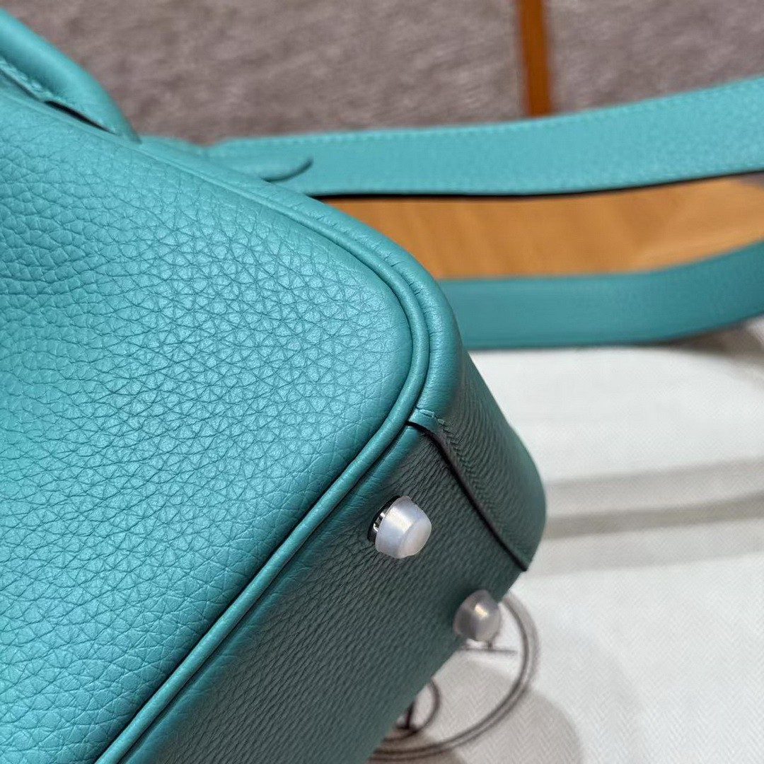 Hermes Lindy Mini 19 CM Bag Handmade In Taurillon Clemence Leather Silver Hardware U1 Vert Verone - Image 12