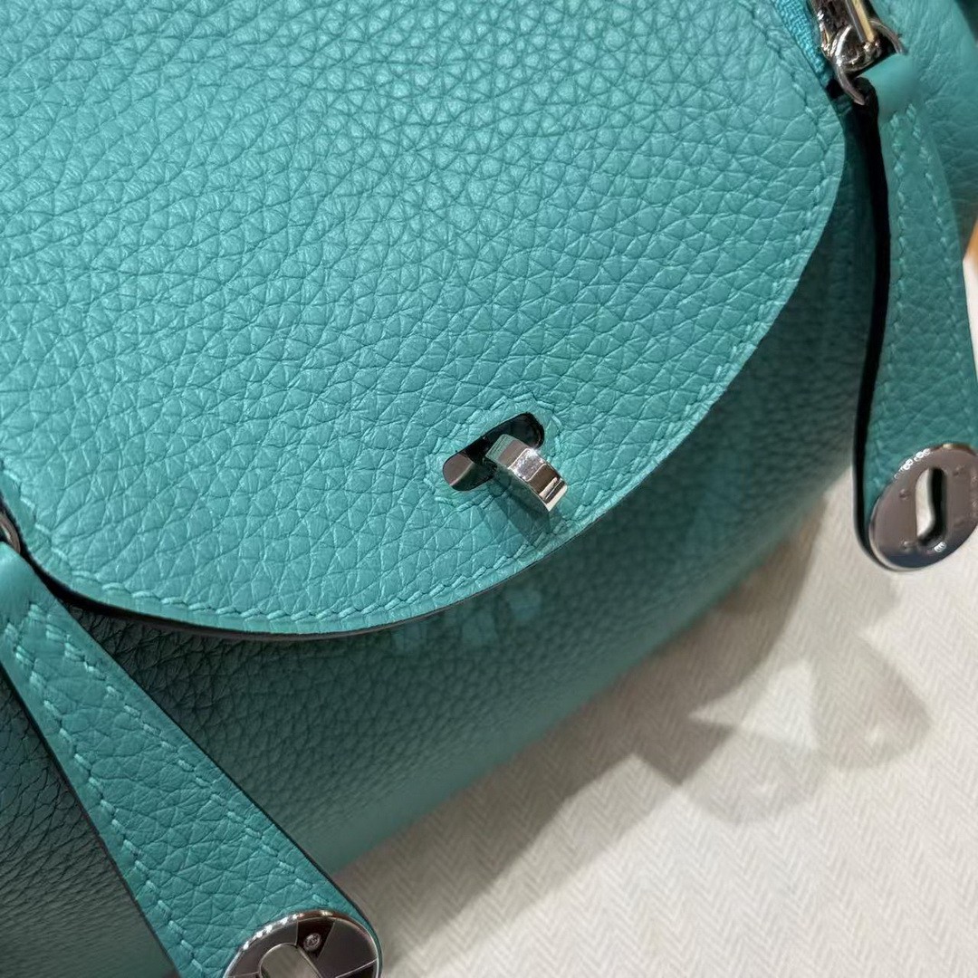 Hermes Lindy Mini 19 CM Bag Handmade In Taurillon Clemence Leather Silver Hardware U1 Vert Verone - Image 8