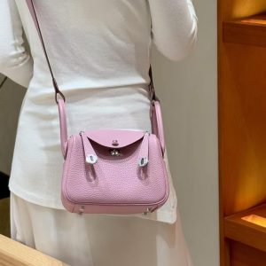 Hermes Lindy Mini 19 CM Bag Handmade In Taurillon Clemence Leather Silver Hardware X9 Mauve - Image 4