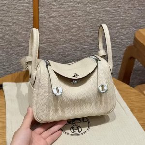 Hermes Lindy Mini 19 CM Bag Handmade In Taurillon Clemence Leather Silver Hardware i2 Nata