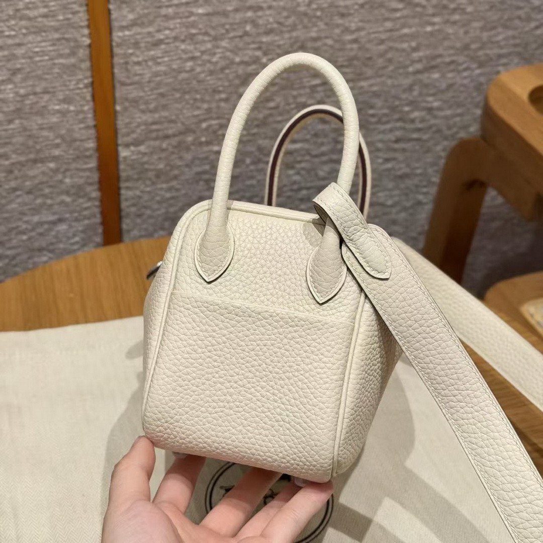 Hermes Lindy Mini 19 CM Bag Handmade In Taurillon Clemence Leather Silver Hardware i2 Nata - Image 17