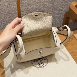 Hermes Lindy Mini 19 CM Bag Handmade In Taurillon Clemence Leather Silver Hardware i2 Nata - Image 15