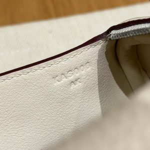 Hermes Lindy Mini 19 CM Bag Handmade In Taurillon Clemence Leather Silver Hardware i2 Nata - Image 13