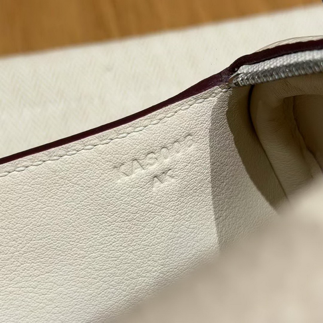 Hermes Lindy Mini 19 CM Bag Handmade In Taurillon Clemence Leather Silver Hardware i2 Nata - Image 13