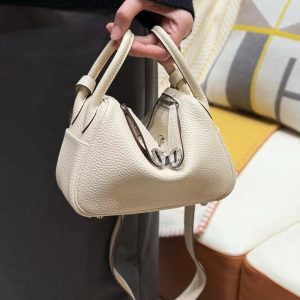 Hermes Lindy Mini 19 CM Bag Handmade In Taurillon Clemence Leather Silver Hardware i2 Nata - Image 4