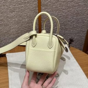 Hermes Lindy Mini 19 CM Bag Handmade In Taurillon Clemence Leather Silver Hardware i8 Jaune Milton - Image 17