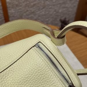 Hermes Lindy Mini 19 CM Bag Handmade In Taurillon Clemence Leather Silver Hardware i8 Jaune Milton - Image 9