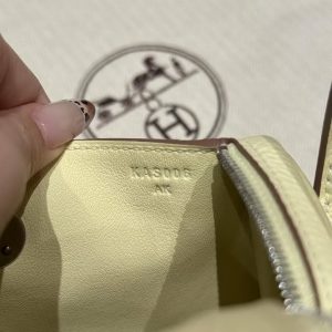 Hermes Lindy Mini 19 CM Bag Handmade In Taurillon Clemence Leather Silver Hardware i8 Jaune Milton - Image 7