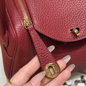 Hermes Lindy Mini 19 CM Bag Handmade In Taurillon Clemence Leather Gold Hardware k1 Rouge Grenat - Image 14