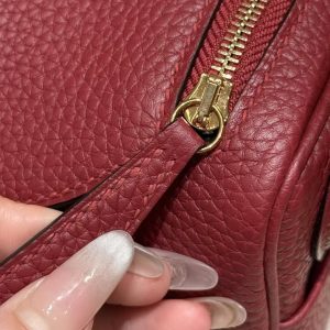 Hermes Lindy Mini 19 CM Bag Handmade In Taurillon Clemence Leather Gold Hardware k1 Rouge Grenat - Image 13