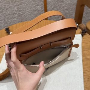 Hermes Mini Herbag Zip 20 Bag Retourne Beton Naturel Sable Handmade In Militaire Canvas and Hunter Cowhide Silver Hardware - Image 17