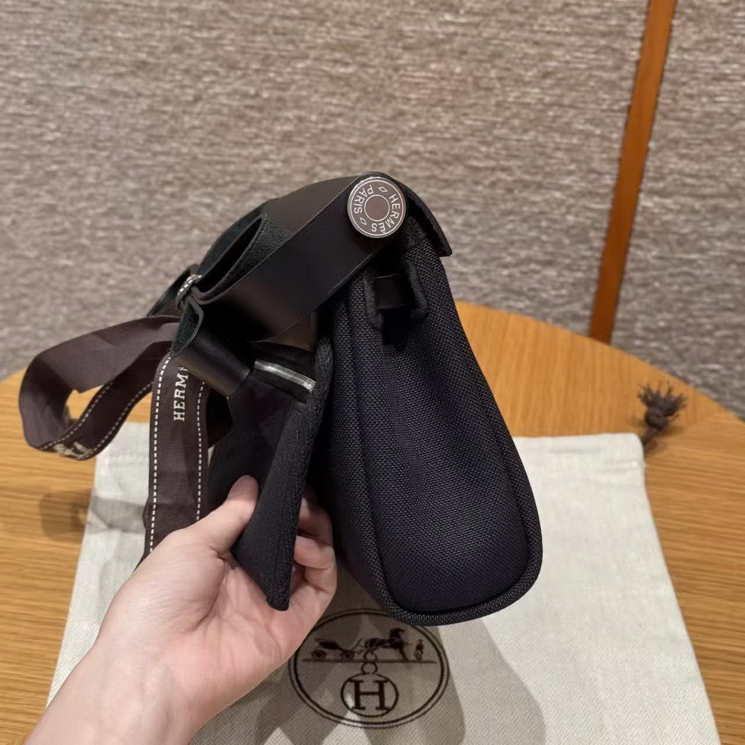 Hermes Mini Herbag Zip 20 Bag Retourne 89 Noir Handmade In Militaire Canvas and Hunter Cowhide Silver Hardware - Image 24