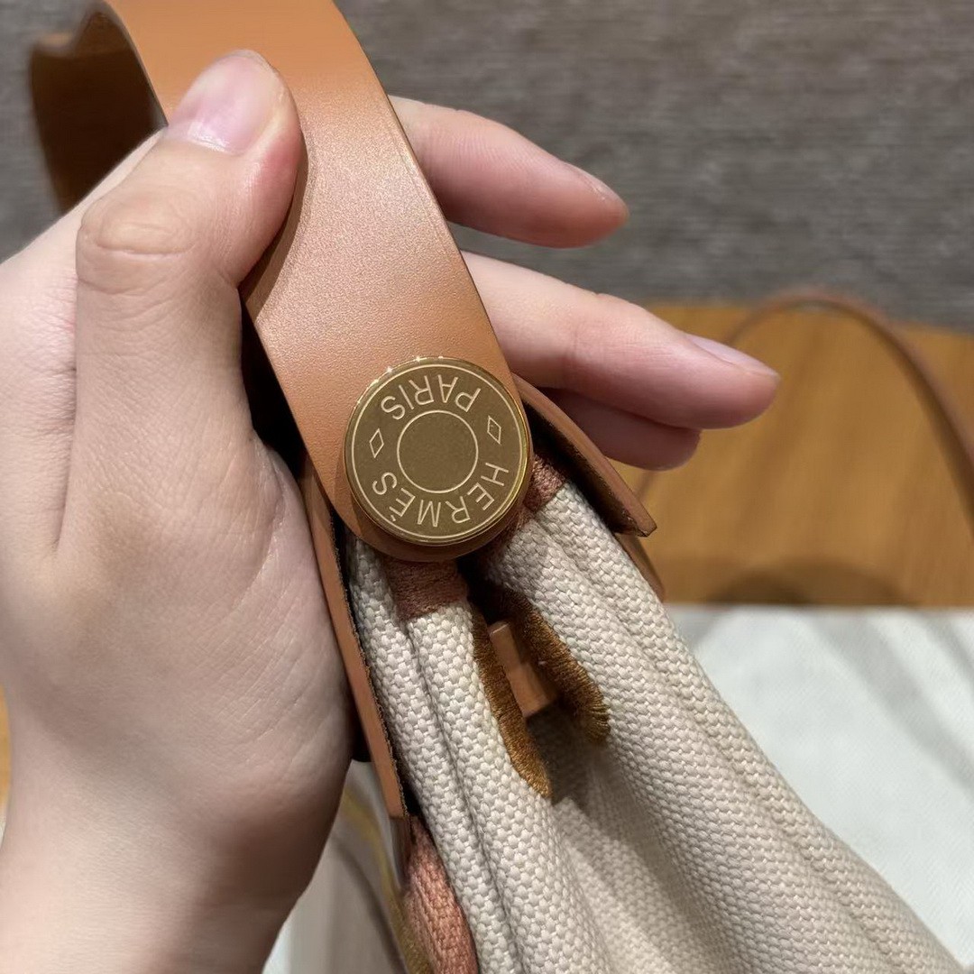 Hermes Mini Herbag Zip 20 Bag Retourne Beton Naturel Sable Handmade In Militaire Canvas and Hunter Cowhide Gold Hardware - Image 16