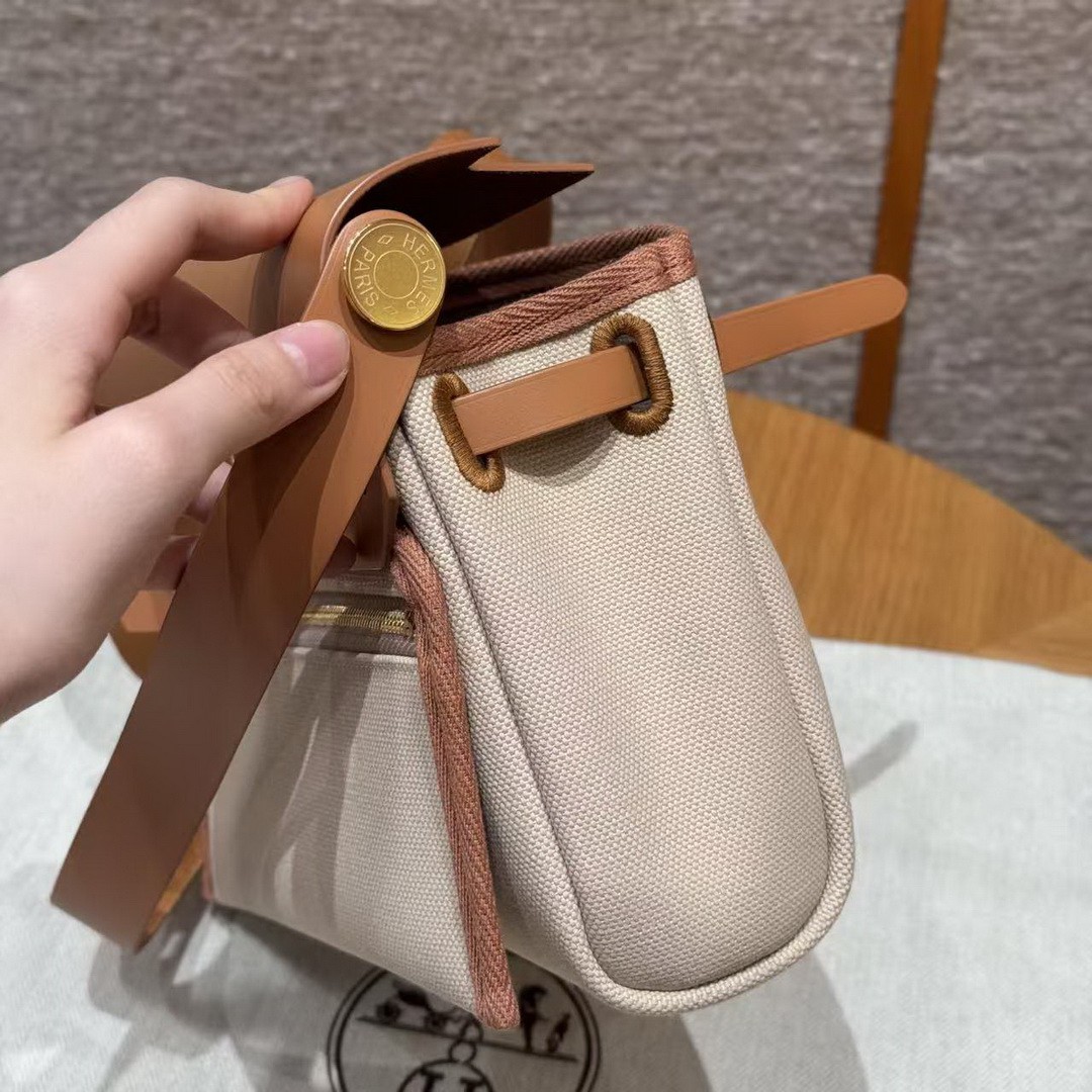 Hermes Mini Herbag Zip 20 Bag Retourne Beton Naturel Sable Handmade In Militaire Canvas and Hunter Cowhide Gold Hardware - Image 12