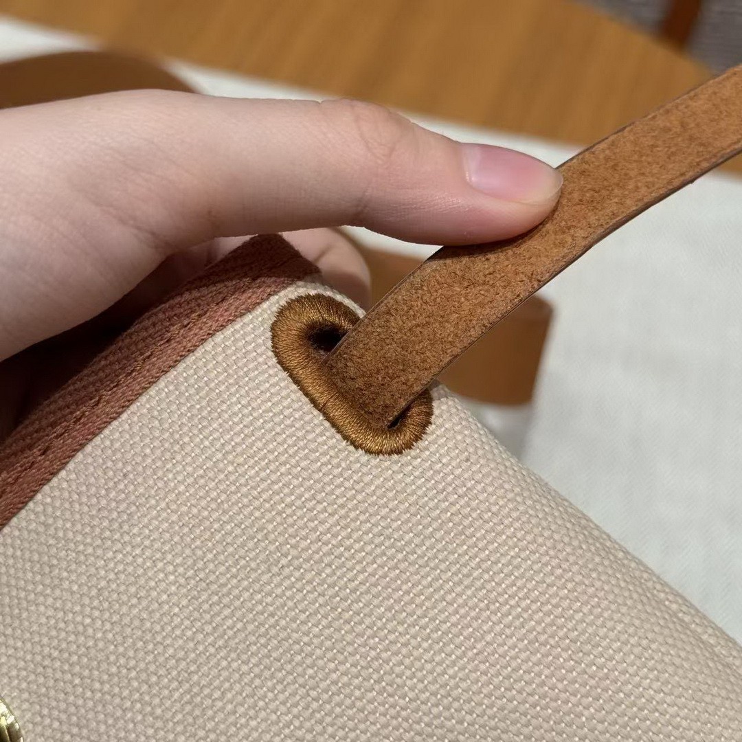 Hermes Mini Herbag Zip 20 Bag Retourne Beton Naturel Sable Handmade In Militaire Canvas and Hunter Cowhide Gold Hardware - Image 9