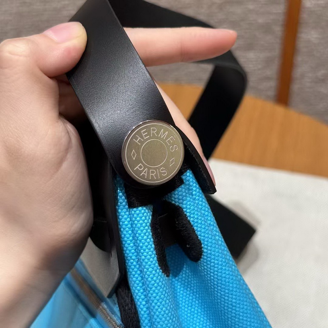 Hermes Mini Herbag Zip 20 Bag Retourne Bleu Riviera Noir Handmade In Militaire Canvas and Hunter Cowhide Silver Hardware - Image 17