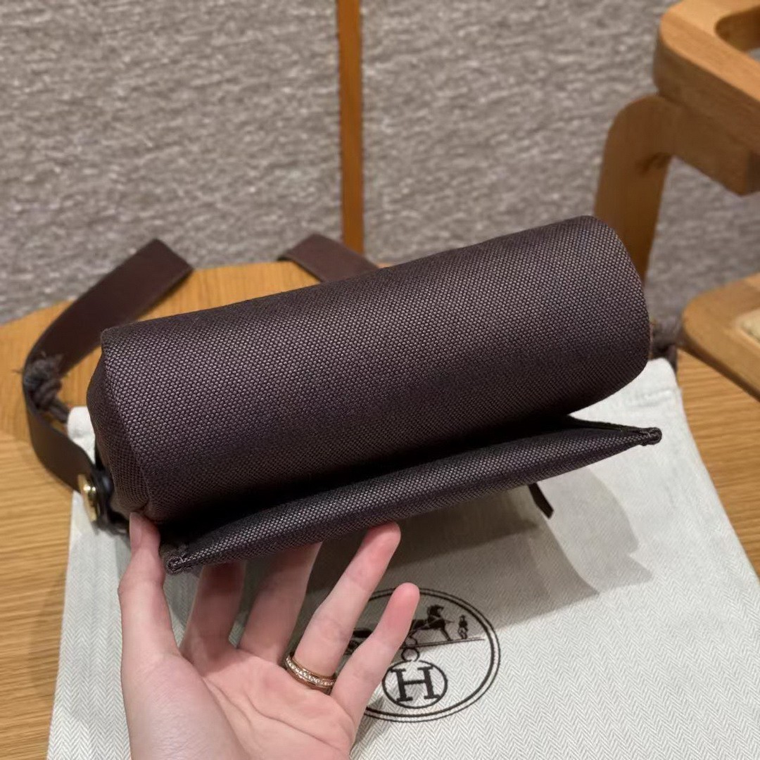 Hermes Mini Herbag Zip 20 Bag Retourne Ebene Handmade In Militaire Canvas and Hunter Cowhide Gold Hardware - Image 26