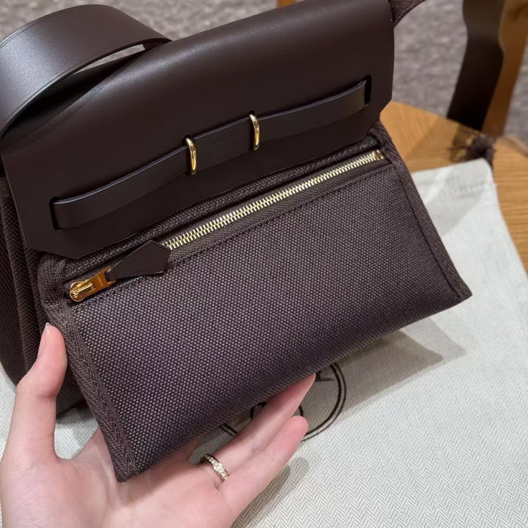 Hermes Mini Herbag Zip 20 Bag Retourne Ebene Handmade In Militaire Canvas and Hunter Cowhide Gold Hardware - Image 19