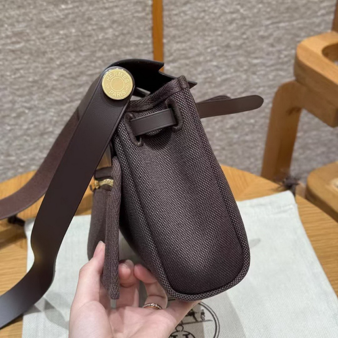 Hermes Mini Herbag Zip 20 Bag Retourne Ebene Handmade In Militaire Canvas and Hunter Cowhide Gold Hardware - Image 8