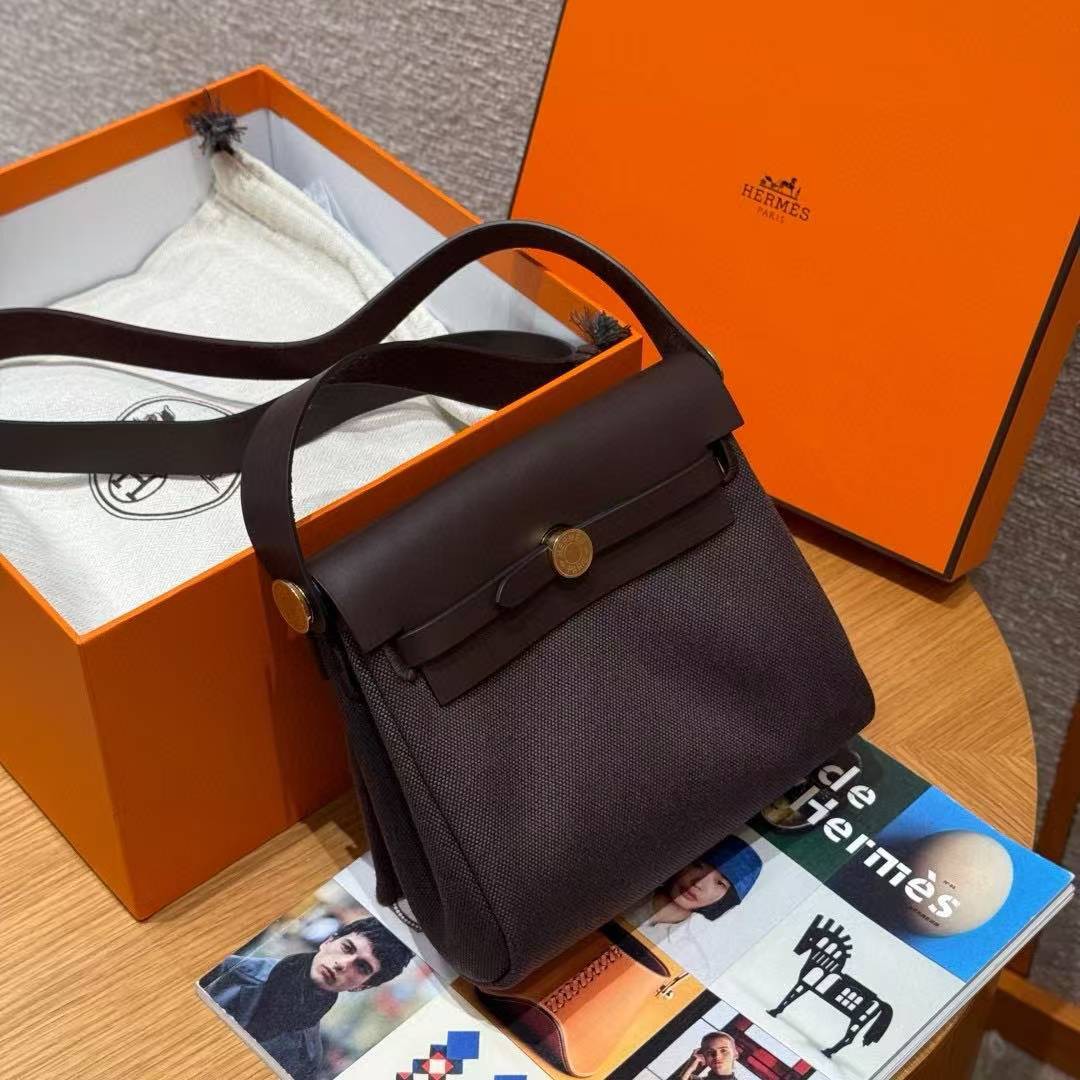 Hermes Mini Herbag Zip 20 Bag Retourne Ebene Handmade In Militaire Canvas and Hunter Cowhide Gold Hardware - Image 5