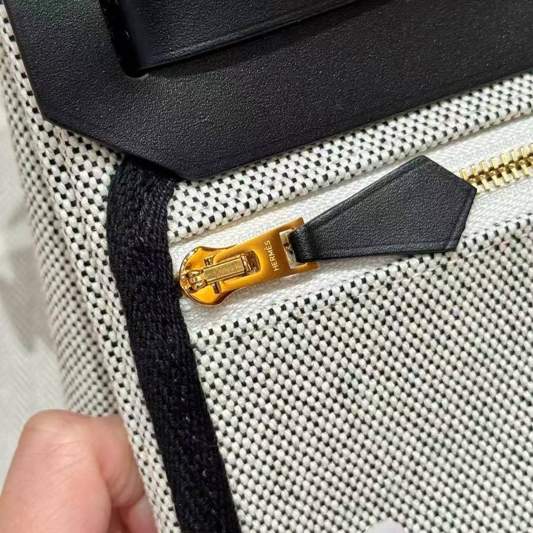 Hermes Mini Herbag Zip 20 Bag Retourne Ecru Noir Handmade In Canvas and Hunter Cowhide Gold Hardware - Image 9