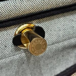 Hermes Mini Herbag Zip 20 Bag Retourne Ecru Noir Handmade In Canvas and Hunter Cowhide Gold Hardware - Image 8