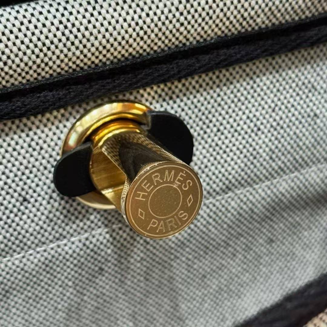 Hermes Mini Herbag Zip 20 Bag Retourne Ecru Noir Handmade In Canvas and Hunter Cowhide Gold Hardware - Image 8