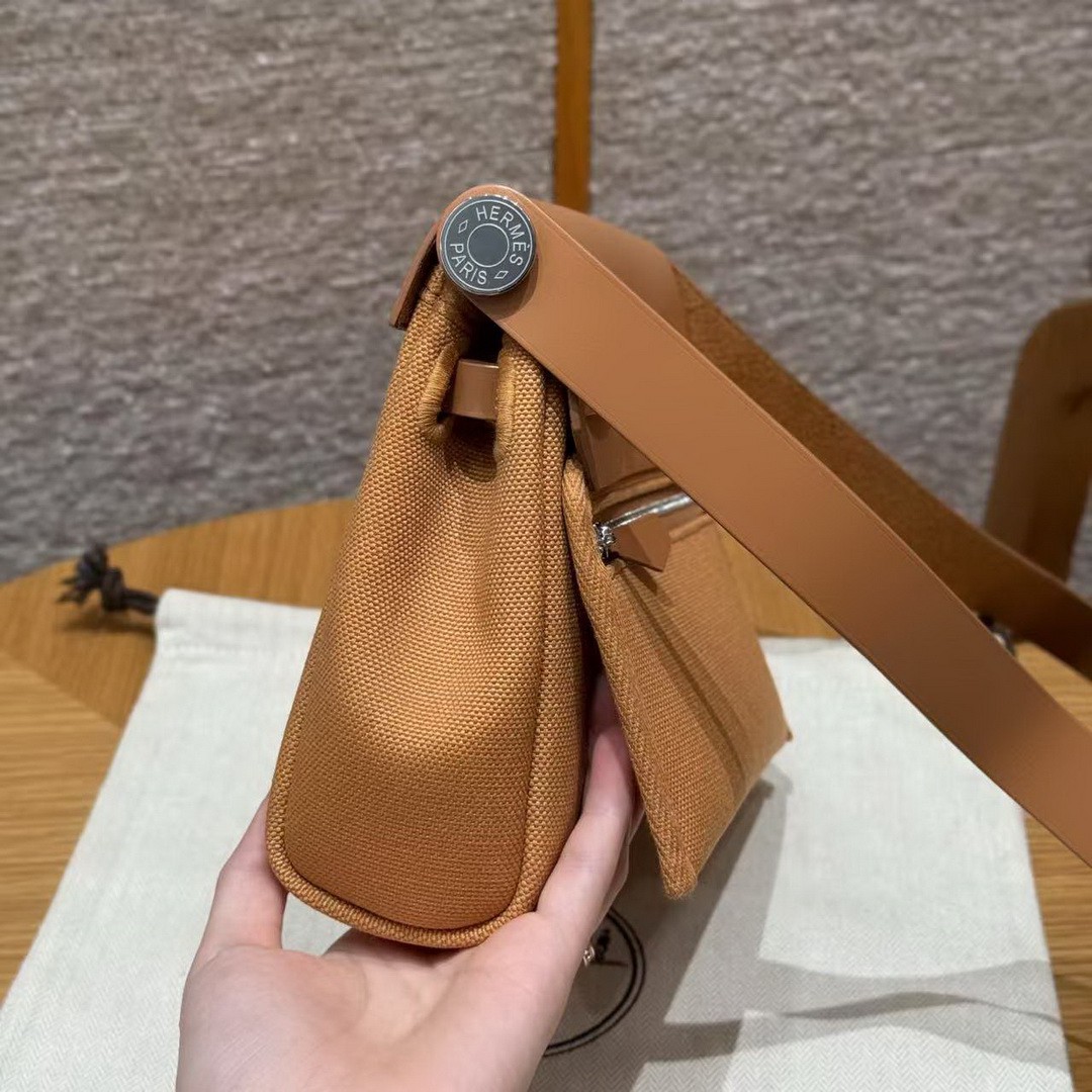 Hermes Mini Herbag Zip 20 Bag Handmade In Militaire Canvas and Hunter Cowhide Silver Hardware Naturel Sable - Image 32