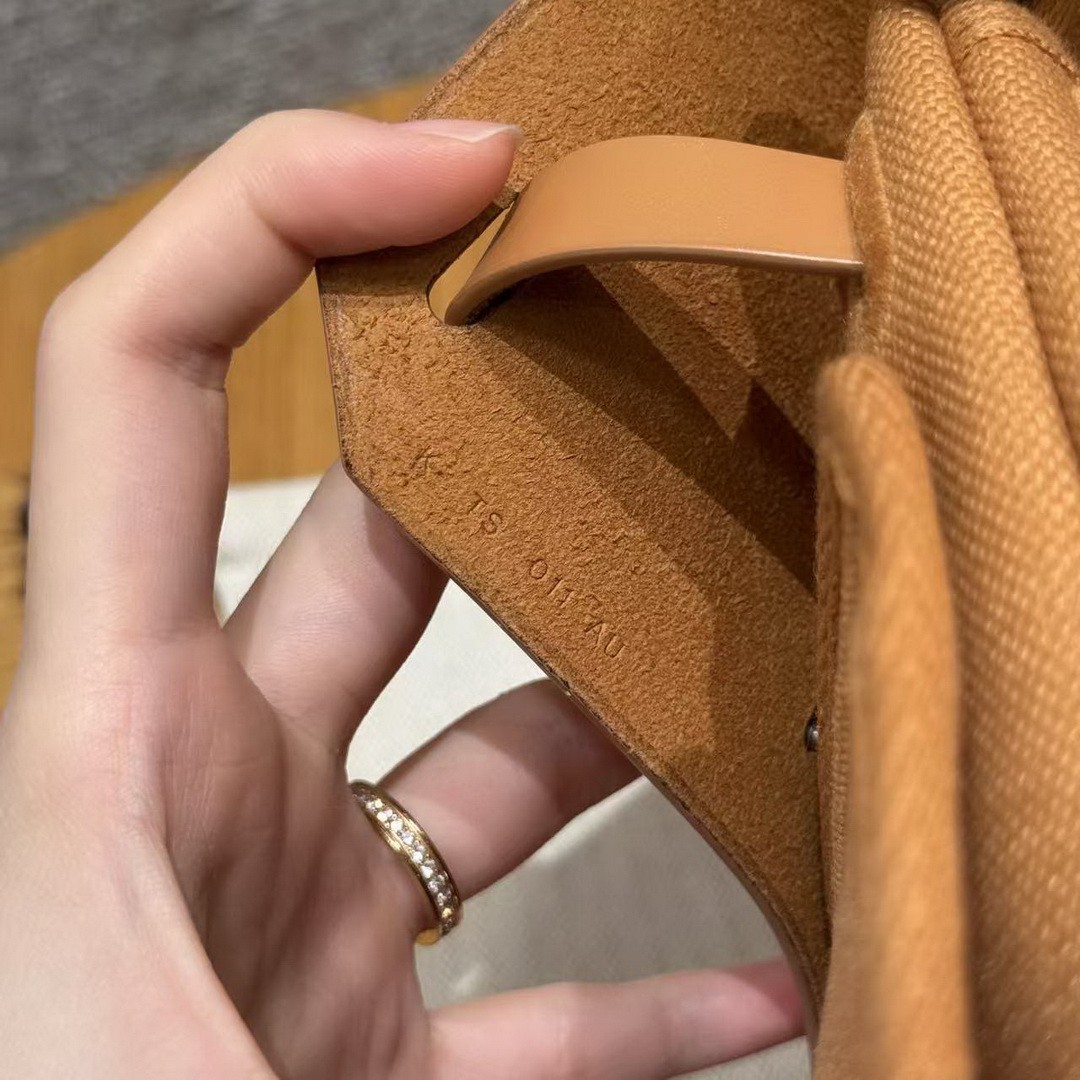 Hermes Mini Herbag Zip 20 Bag Handmade In Militaire Canvas and Hunter Cowhide Silver Hardware Naturel Sable - Image 26