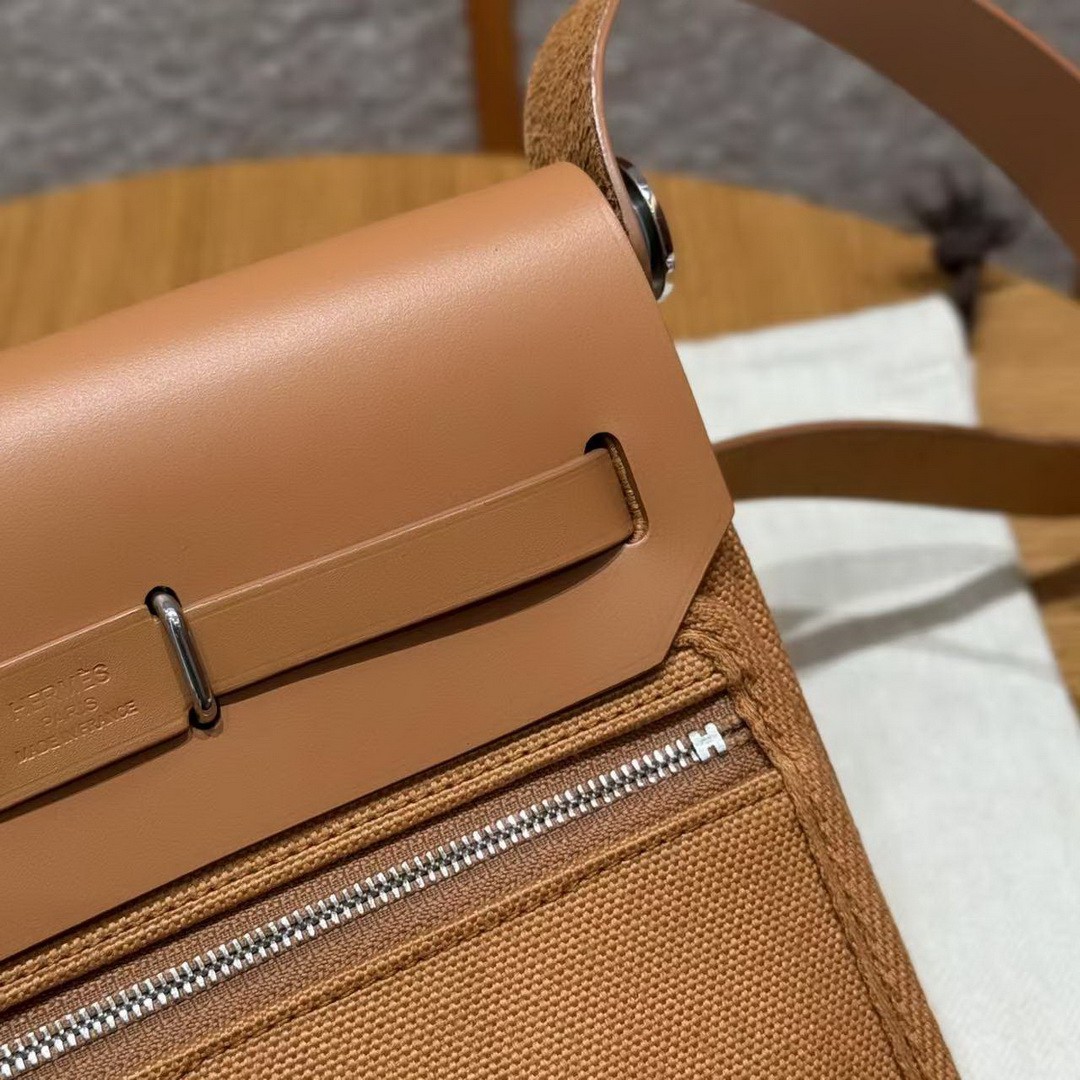 Hermes Mini Herbag Zip 20 Bag Handmade In Militaire Canvas and Hunter Cowhide Silver Hardware Naturel Sable - Image 22