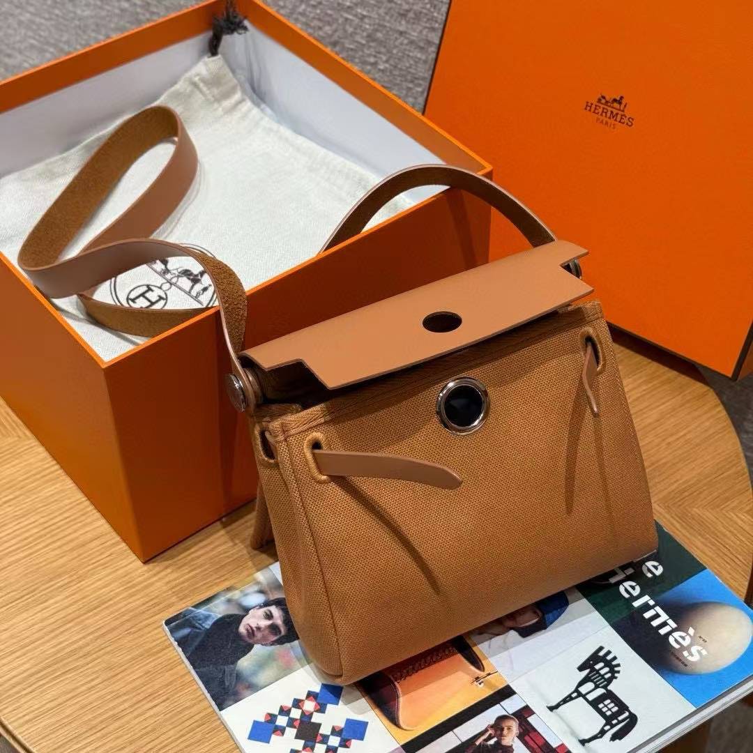 Hermes Mini Herbag Zip 20 Bag Handmade In Militaire Canvas and Hunter Cowhide Silver Hardware Naturel Sable - Image 17