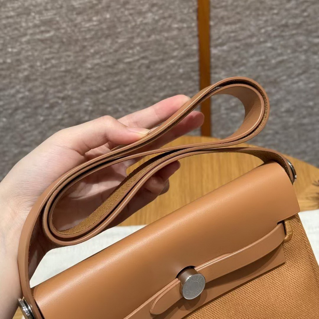 Hermes Mini Herbag Zip 20 Bag Handmade In Militaire Canvas and Hunter Cowhide Silver Hardware Naturel Sable - Image 15