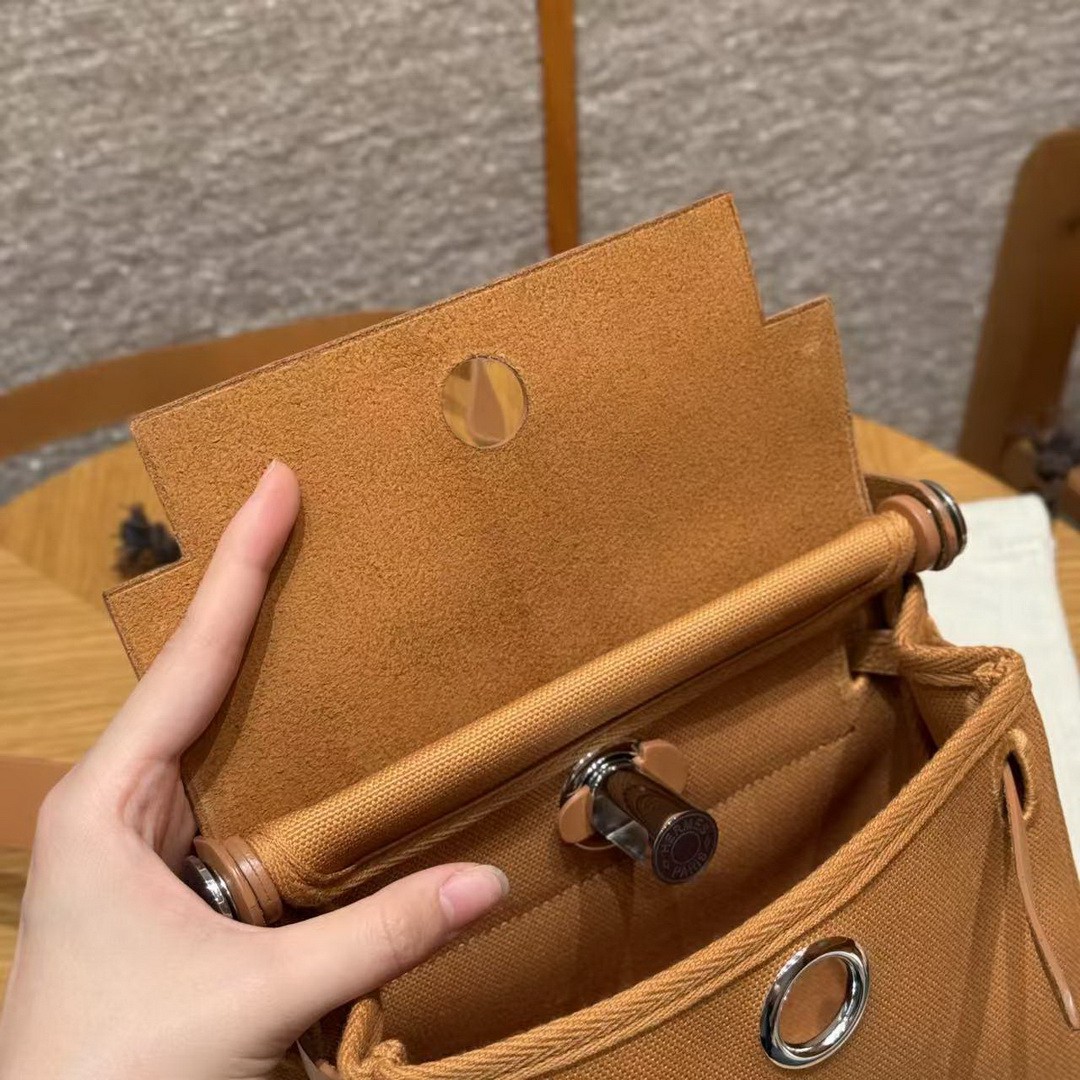 Hermes Mini Herbag Zip 20 Bag Handmade In Militaire Canvas and Hunter Cowhide Silver Hardware Naturel Sable - Image 9