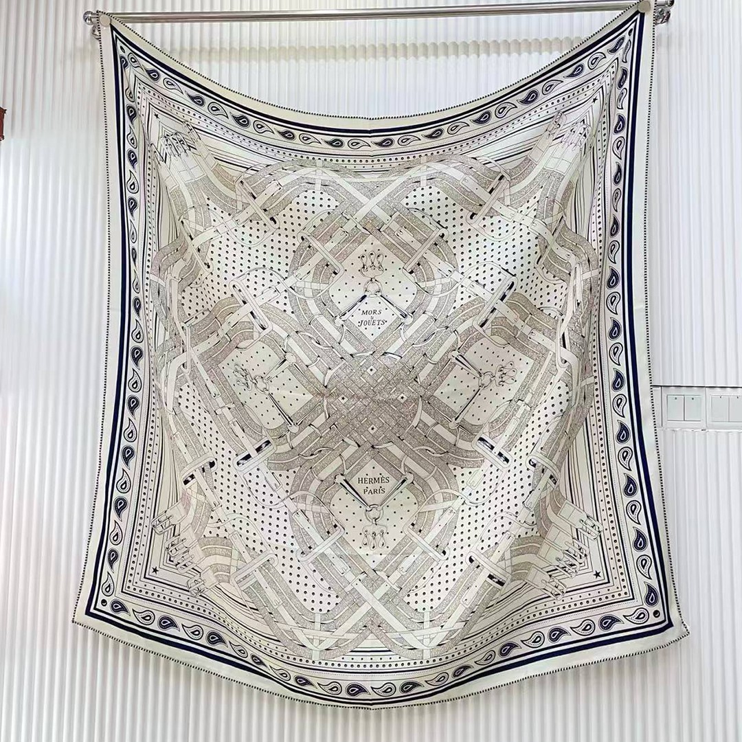 Hermes Mors a Jouets Bandana Shawl 140 70% Cashmere 30% Silk H244354S 03 - Image 18
