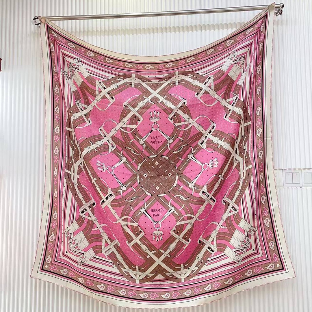 Hermes Mors a Jouets Bandana Shawl 140 70% Cashmere 30% Silk H244354S 03 - Image 14