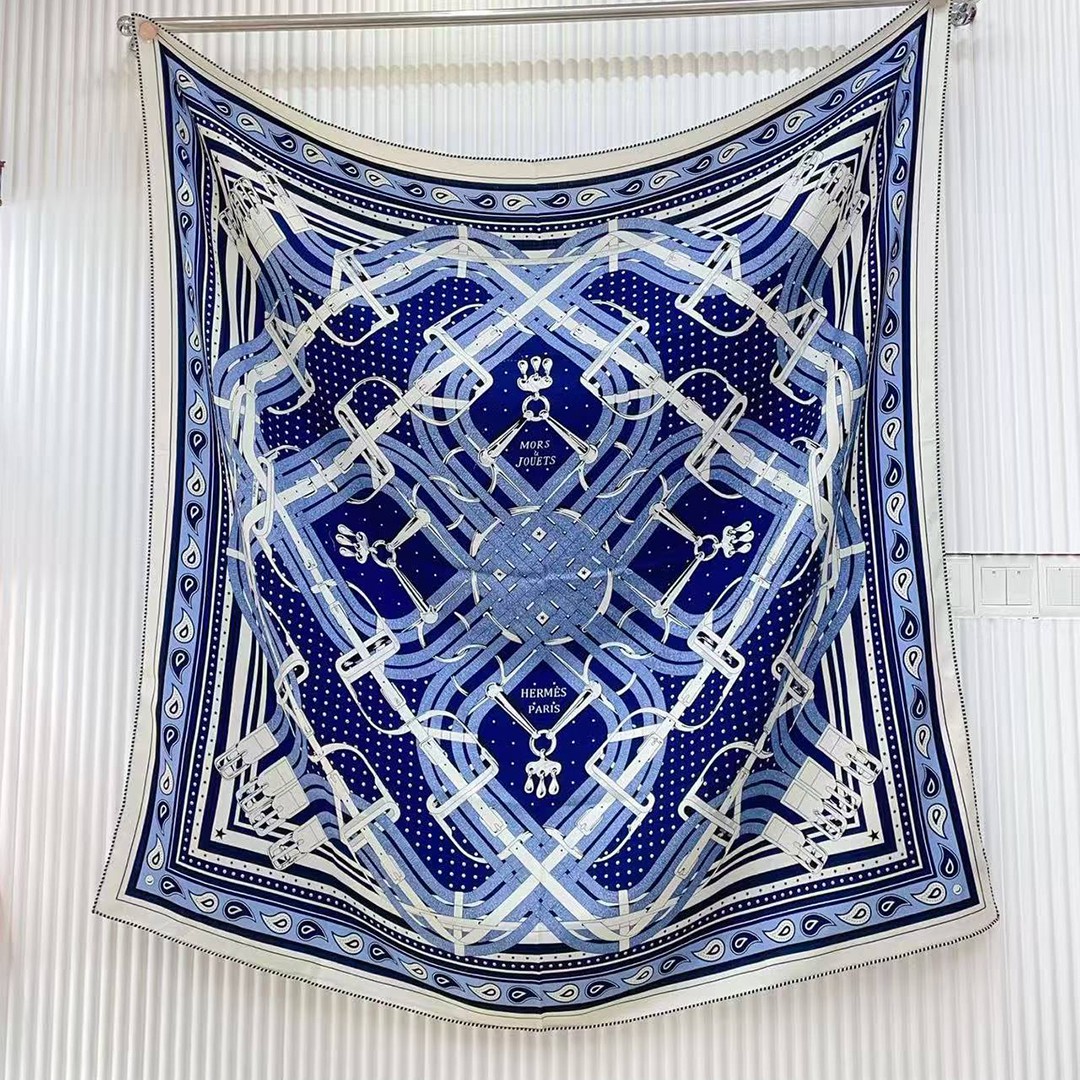 Hermes Mors a Jouets Bandana Shawl 140 70% Cashmere 30% Silk H244354S 03 - Image 11
