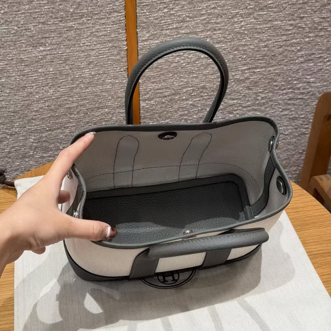 Hermes Neo Garden Party 23 Bag Ecru Noir Gris Meyer Handmade In Negonda Calfskin Leather And Canbas Silver Hardware - Image 11