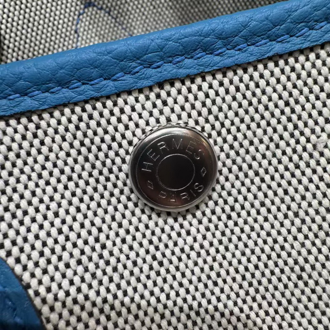 Hermes Neo Garden Party 23 Bag Handmade In Negonda Calfskin Leather And Canbas Silver Hardware Ecru Noir Bleu Outremer - Image 13