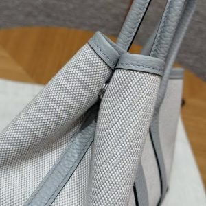 Hermes Neo Garden Party 23 Bag Handmade In Negonda Calfskin Leather And Canbas Silver Hardware Ecru Blue Glacier Gris Pantin - Image 10